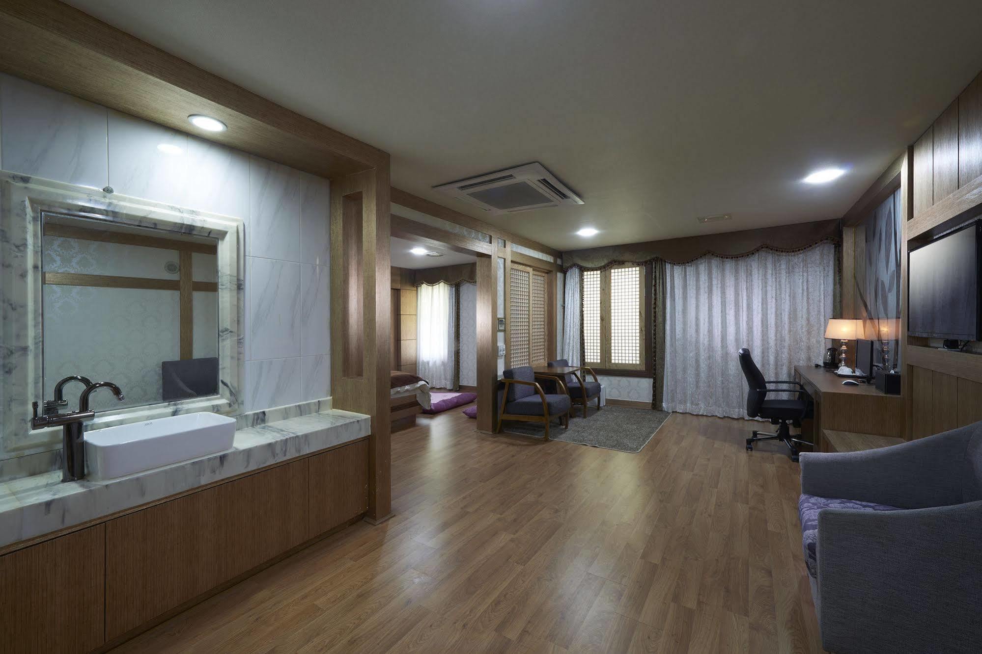 Benikea Premier Hotel Siheung מראה חיצוני תמונה