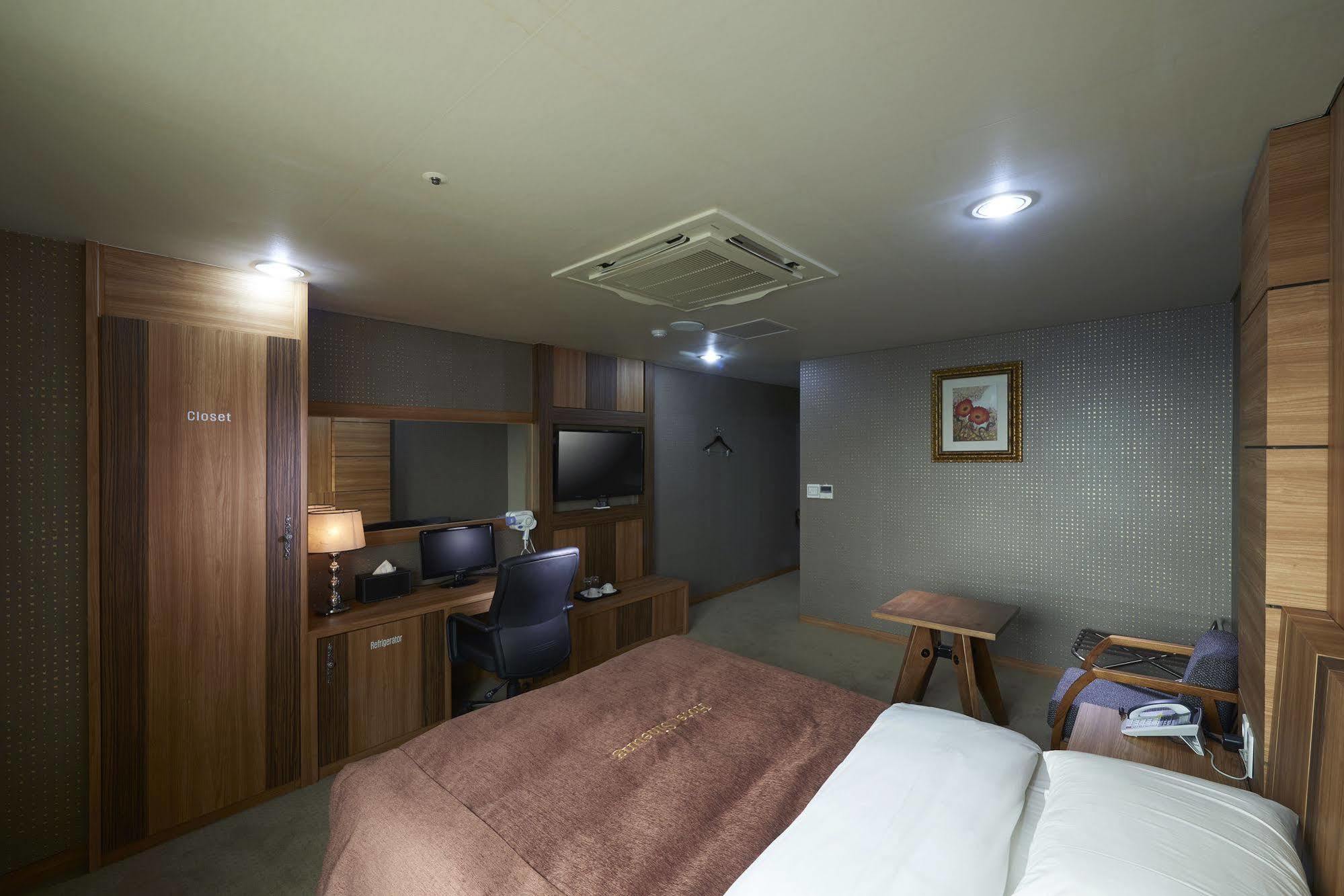 Benikea Premier Hotel Siheung מראה חיצוני תמונה