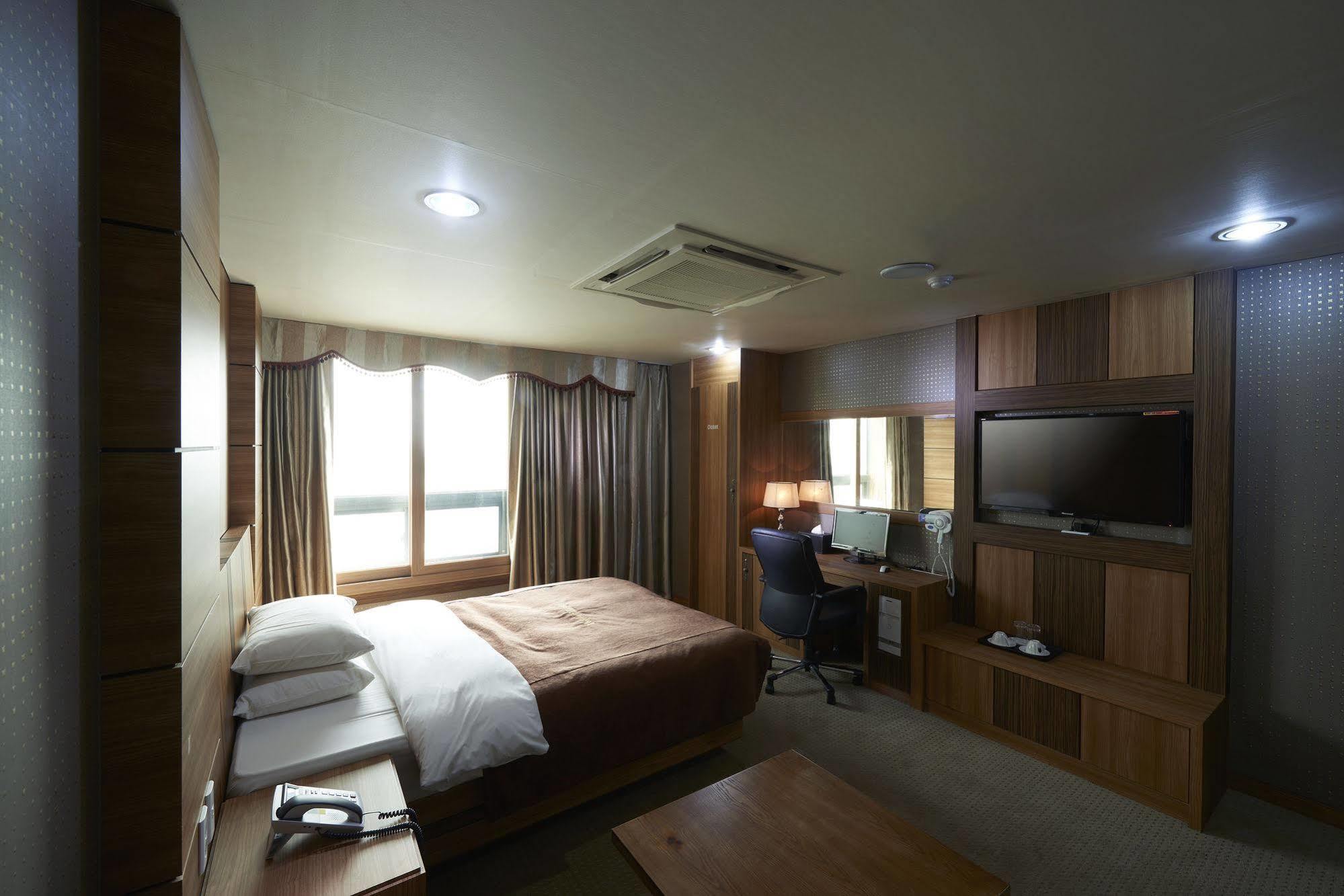 Benikea Premier Hotel Siheung מראה חיצוני תמונה